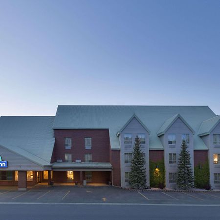 Days Inn By Wyndham Dalhousie Zewnętrze zdjęcie